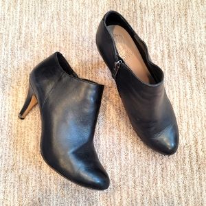Vince Camuto Vive Ankle Booties